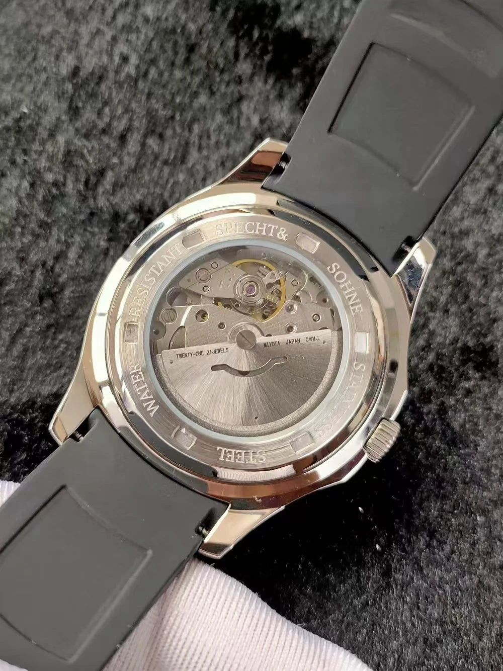 Herrenarmbanduhr Mit Silikonarmband – Sportlich & Elegant